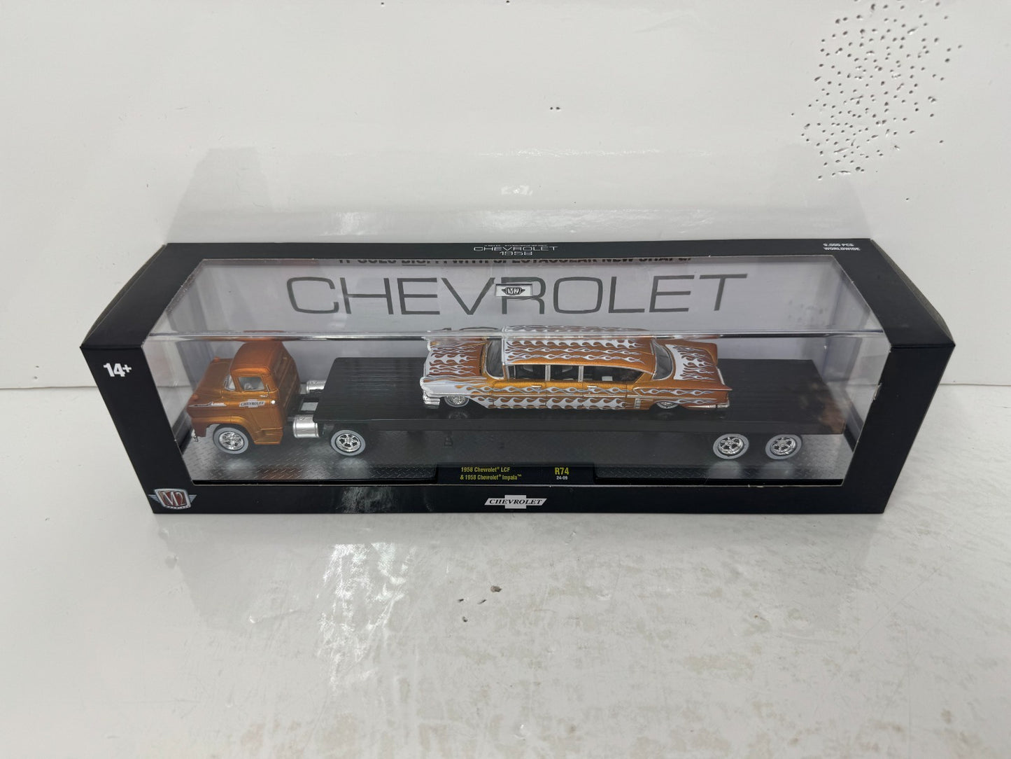 M2 Machines 1958 Chevrolet Impala & 1958 Chevy LCF Hauler 1:64 Diecast