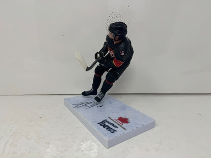 McFarlane Jonathan Toews Team Canada 2010 Olympics Figure Auto Signed