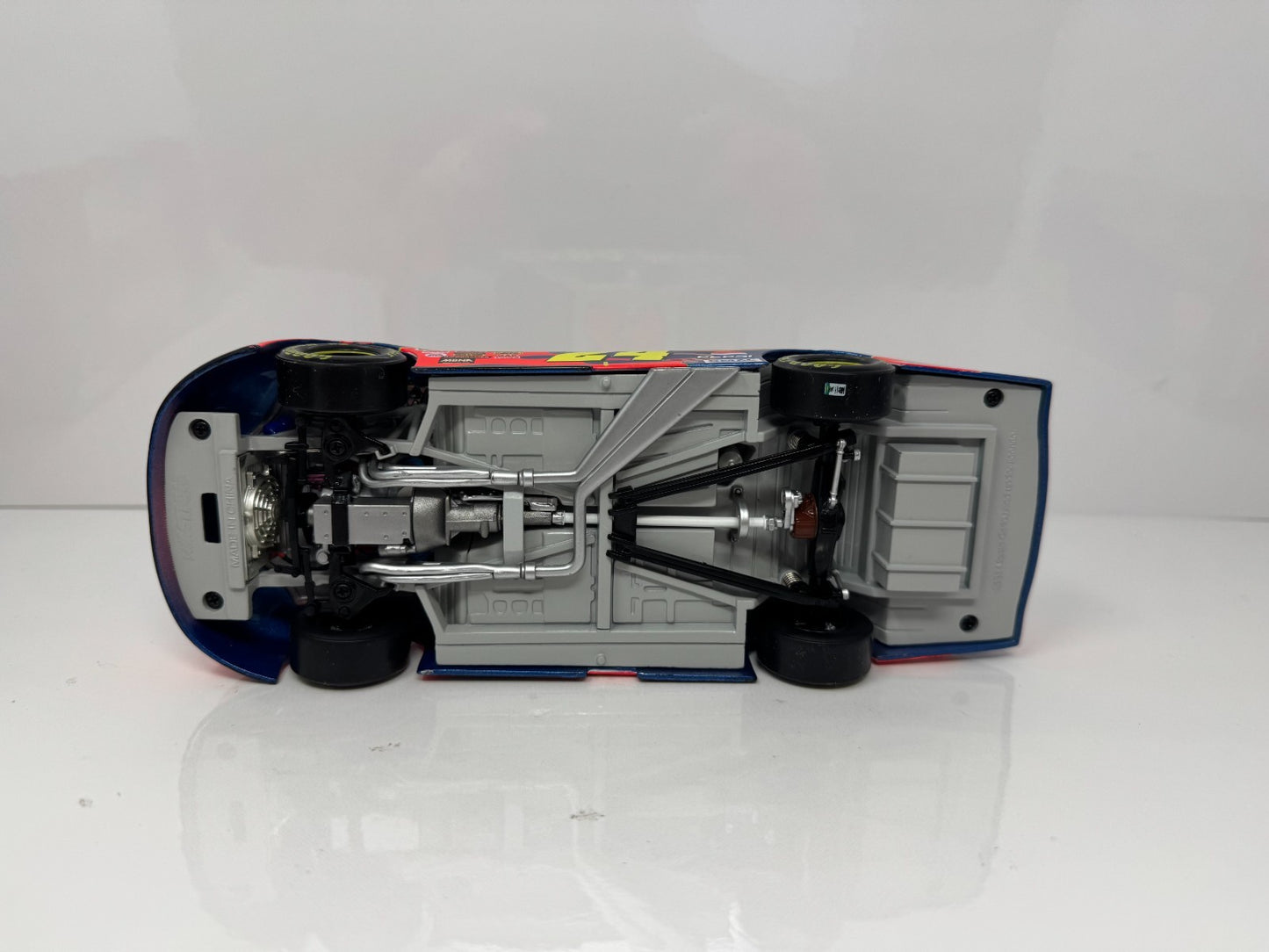 Action NASCAR Jeff Gordon #24 DuPont The Victory Lap 2003 Chevy 1:24 Diecast