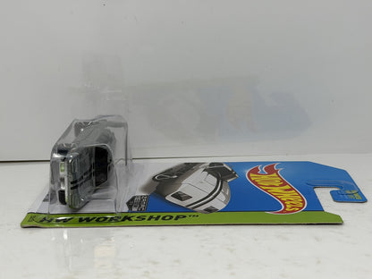 Hot Wheels ZAMAC HW Workshop 1969 Dodge Charger Daytona 1:64 Diecast