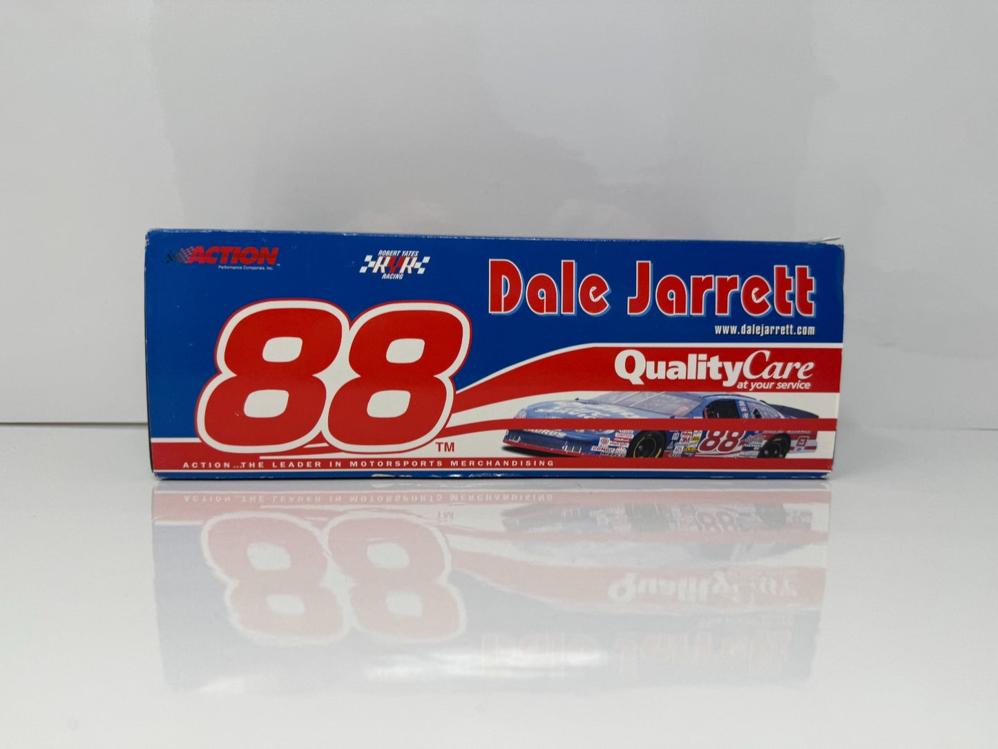 Action NASCAR Dale Jarrett #88 Quality Care 2000 Ford Taurus 1:24 Diecast