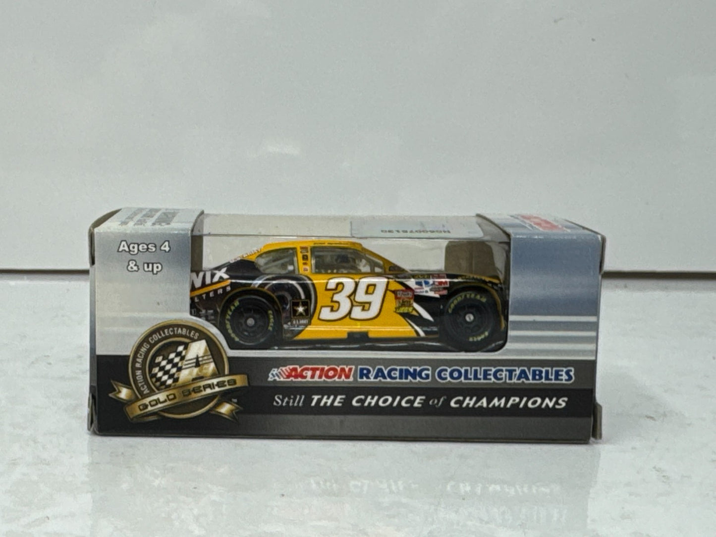 Ryan Newman #39 Wix Filters 2011 NASCAR 1:64 Diecast – Stewart-Haas Racing