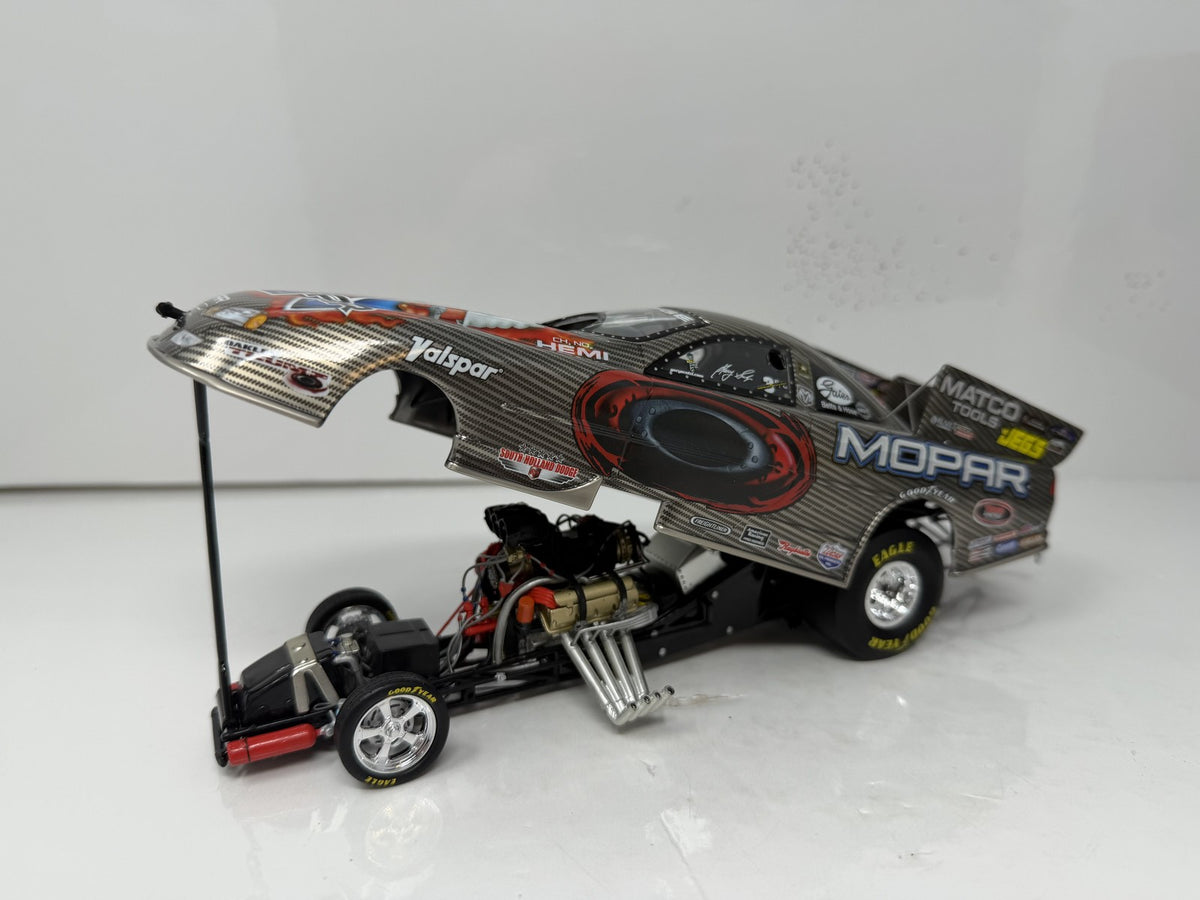 Action NHRA Gary Scelzi Oakley 2005 Dodge Stratus Brushed Metal 1:24 Diecast