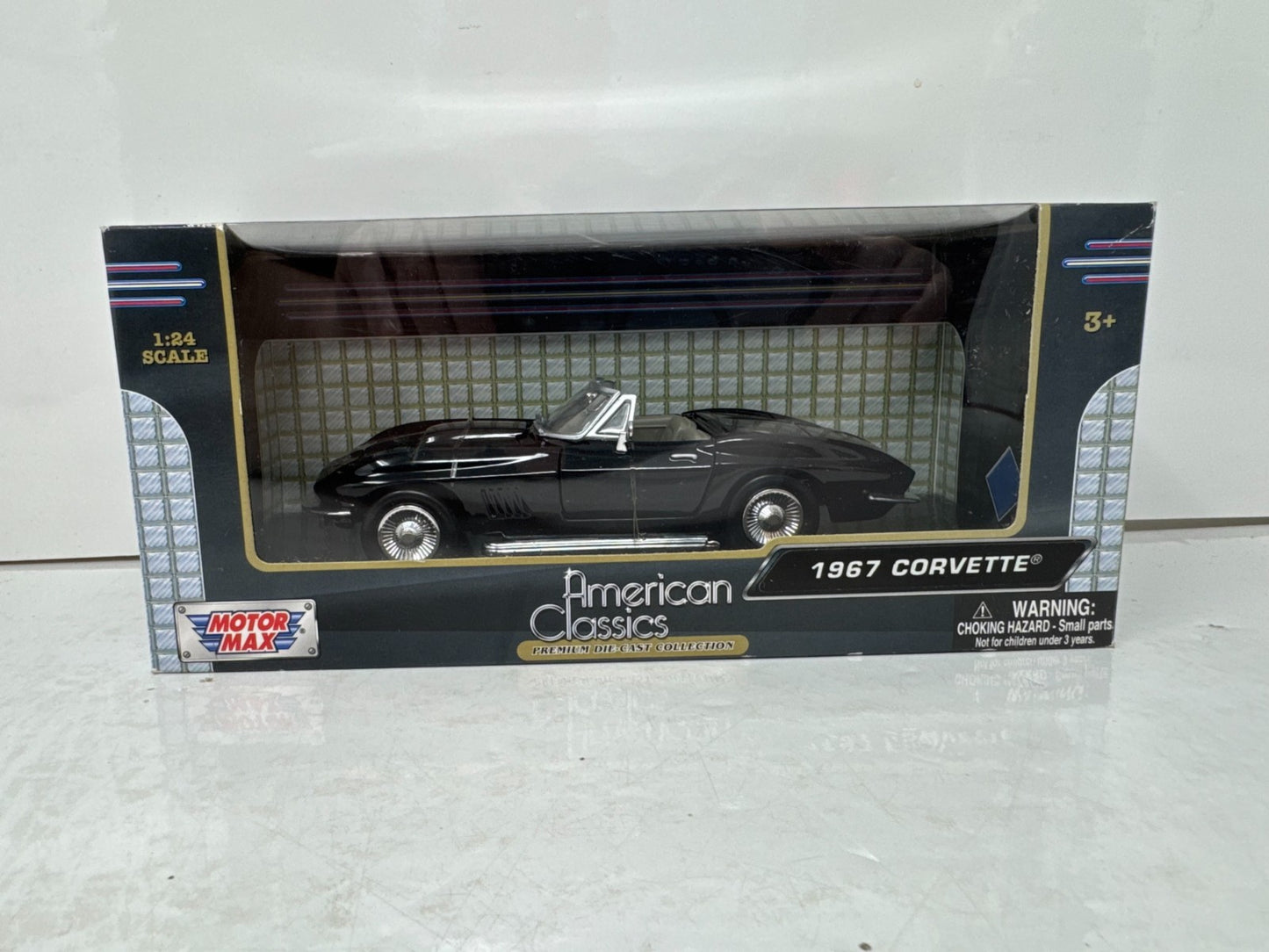 Motormax American Classics 1967 Chevrolet Corvette 1:24 Diecast