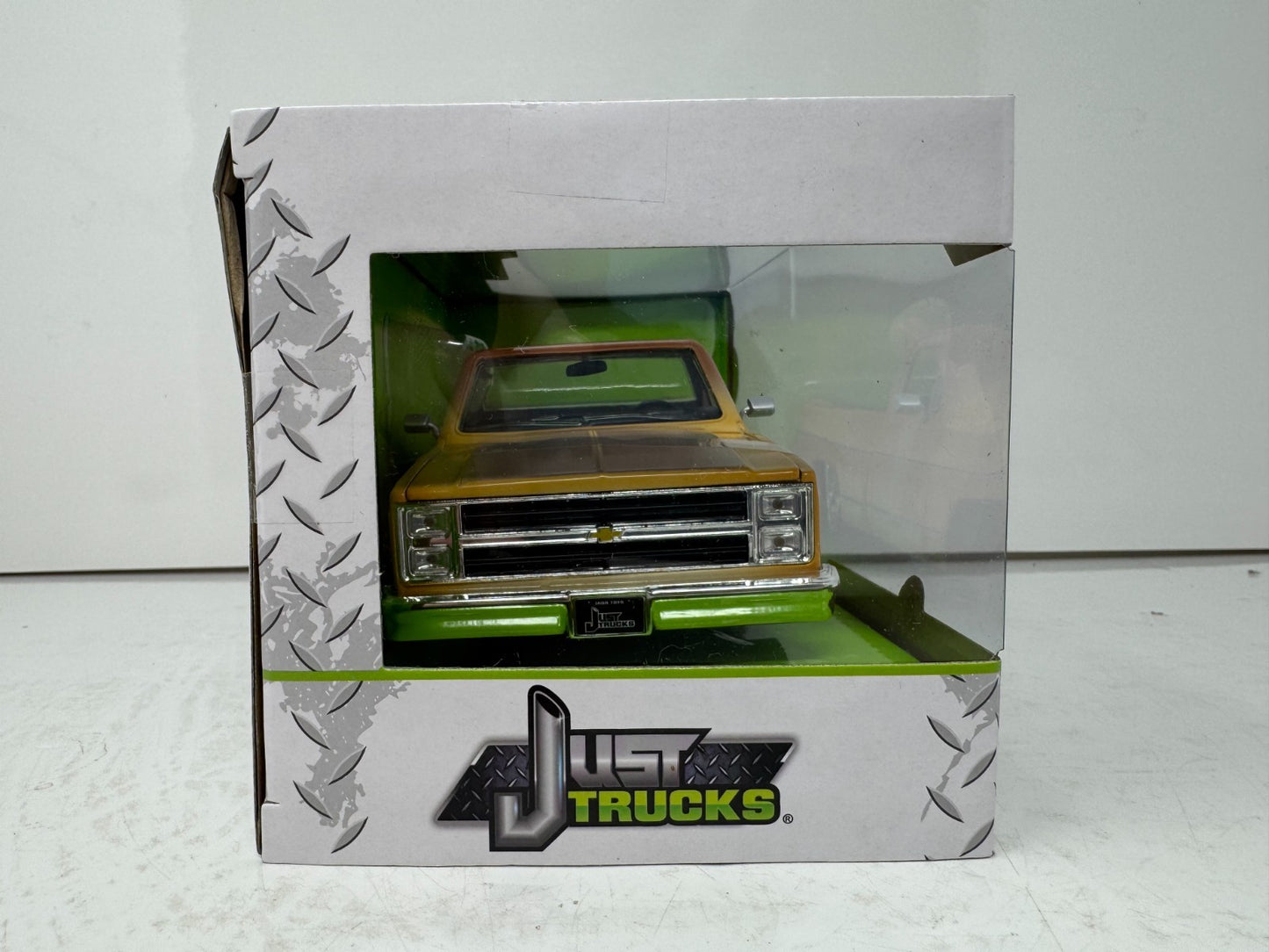 Jada 1985 Chevrolet C10 Pickup Truck Just Trucks Series 1:24 Diecast (Rusted)