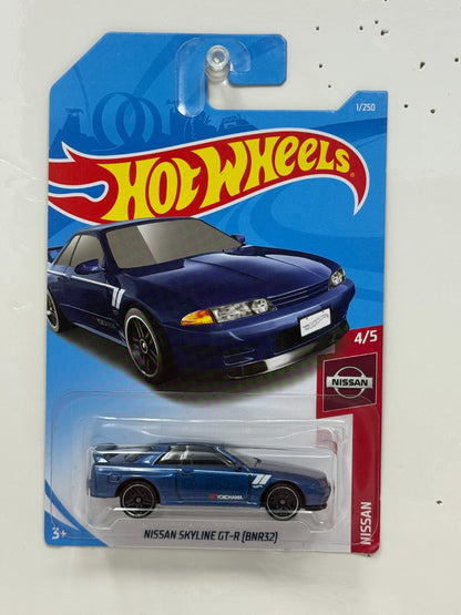 Hot Wheels Nissan Skyline GT-R BNR32 1:64 Diecast Blue