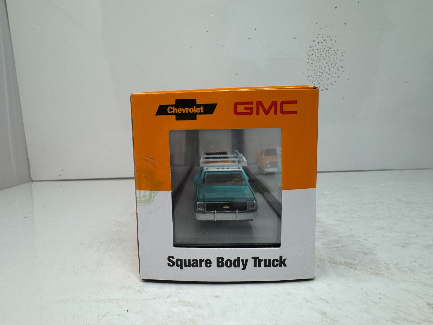M2 Machines 1973 Chevrolet Cheyenne Super 30 & GMC Sierra Grande 15 1:64 Diecast