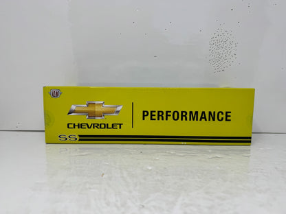 M2 Machines 1973 Chevrolet Truck Fleet Side Bed & C60 Hauler 1:64 Diecast