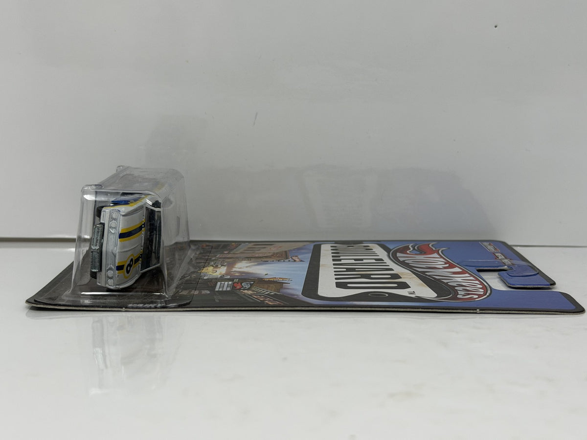 Hot Wheels Boulevard Vairy 8 1:64 Diecast Real Riders