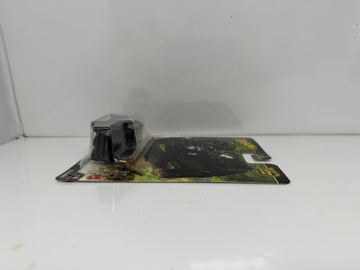 Hot Wheels Premium Off Road 2024 Toyota Land Cruiser CHASE 0/5 1:64 Diecast