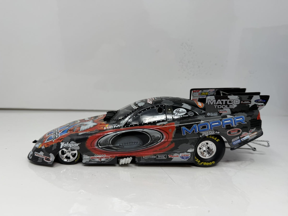 Action NHRA Gary Scelzi Mopar Oakley 2005 Charger Black Pearl 1:24 Diecast