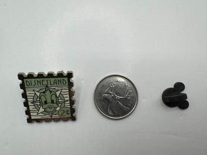 DLR Disney Donald 2 Cent Stamp Hidden Mickey Stamp Collection Trading Pin DC2S11