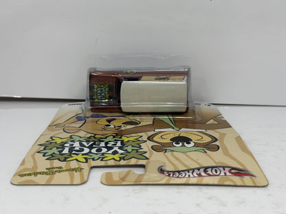 Hot Wheels Yogi Bear 1964 GMC Panel 1:64 Diecast Real Riders
