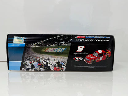 Action NASCAR Kasey Kahne #9 Budweiser 2010 Ford Fusion 1:24 Diecast