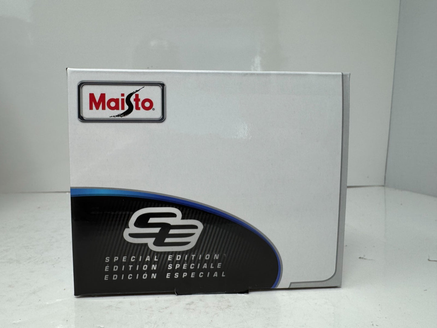 Maisto 1971 Datsun 240z Special Edition 1:18 Diecast
