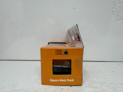 M2 Machines Square Body Truck 1976 GMC High Sierra 15 4x4 1:64 Diecast