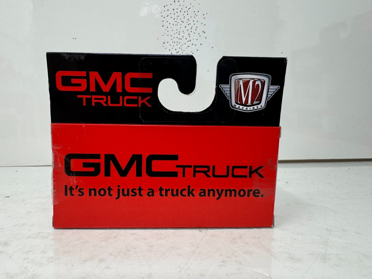 M2 Machines 1990 GMC Sierra 1500 1:64 Diecast