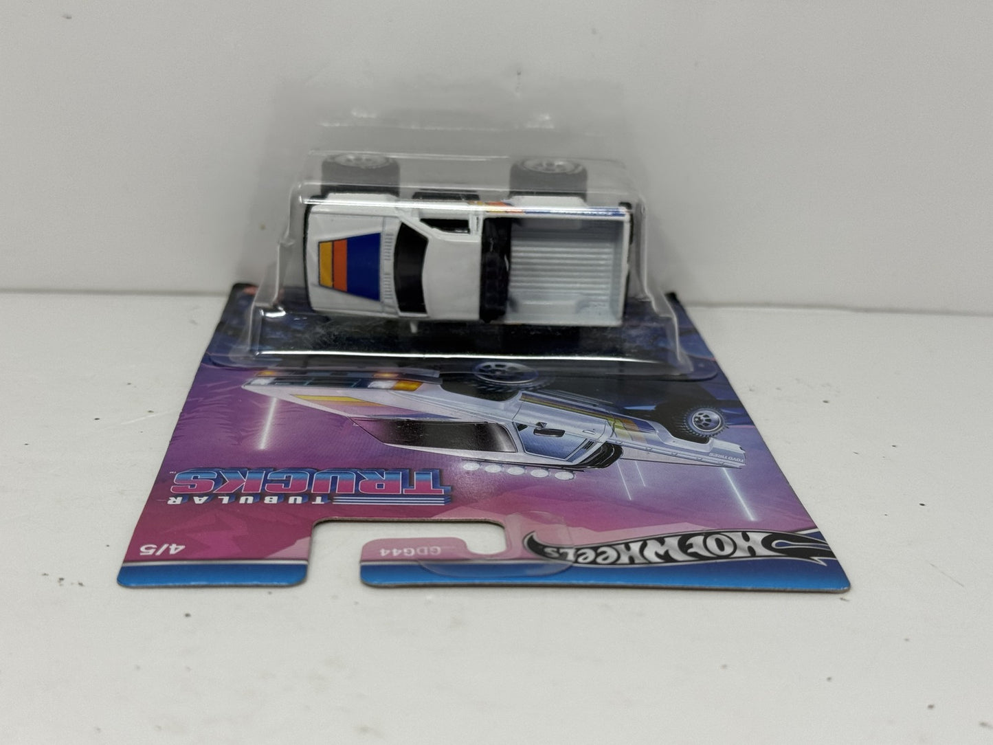 Hot Wheels Tubular Trucks 1987 Toyota Pickup Truck 1:64 Diecast