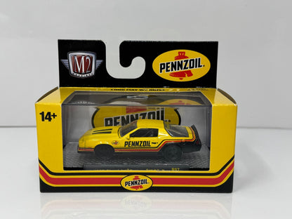 M2 Machines Pennzoil 1985 Chevrolet Camaro IROC-Z 1:64 Diecast