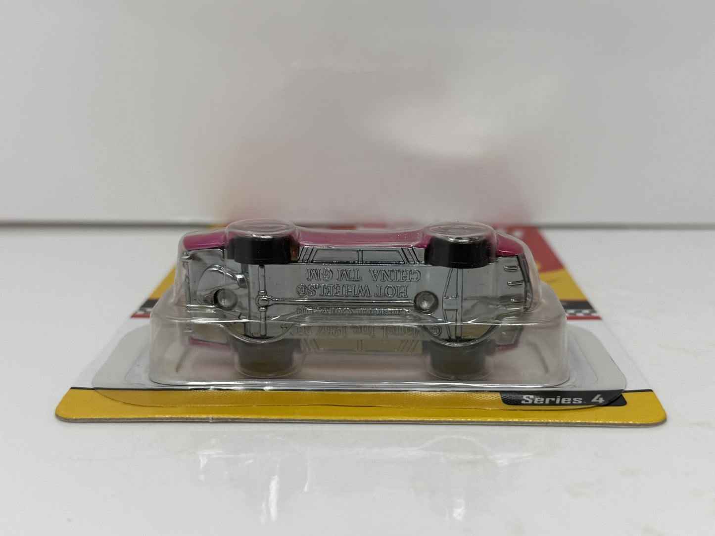 Hot Wheels Neo-Classics Custom Corvette Series 4 1:64 Diecast 8772/11000