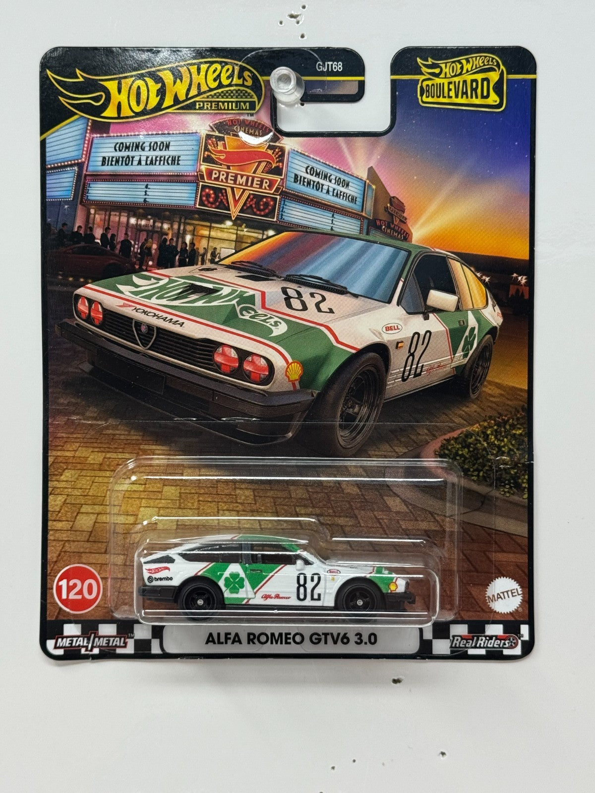 Hot Wheels Premium Boulevard #120 Alfa Romeo GTV6 3.0 1:64 Diecast