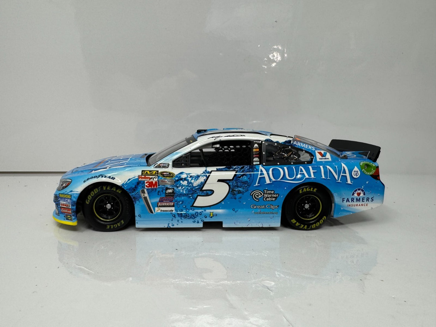 Lionel NASCAR #5 Kasey Kahne Aquafina 2015 SS 1:24 Diecast