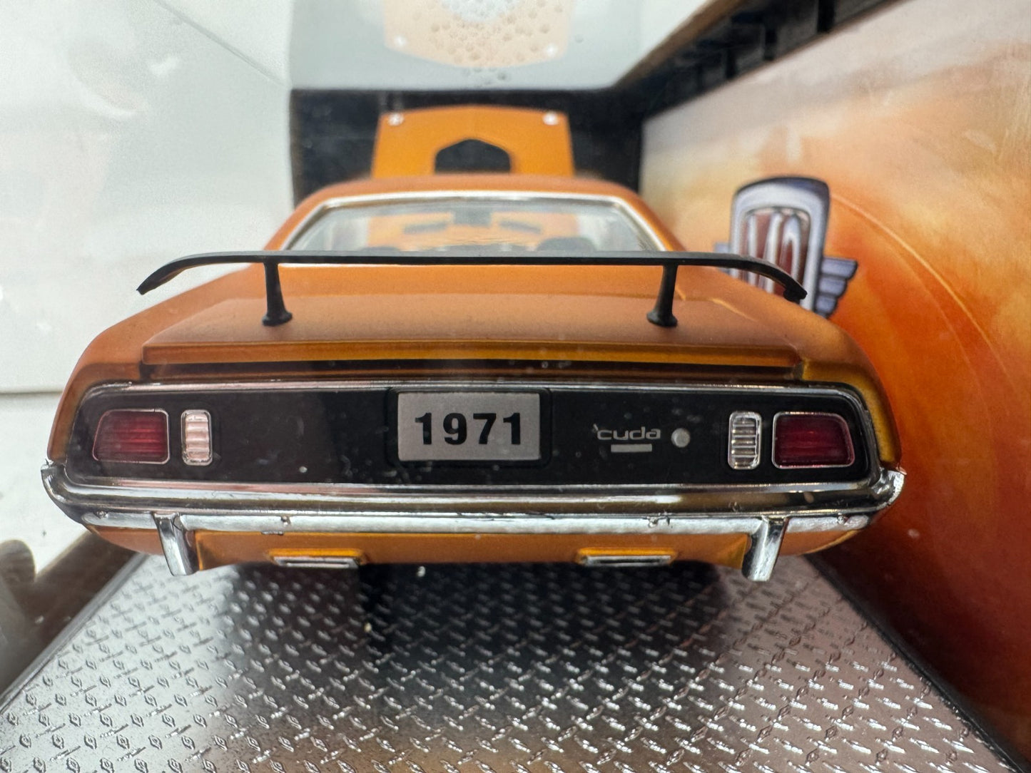 M2 Machines 1971 Plymouth HEMI Cuda Detroit Muscle 1:24 Diecast