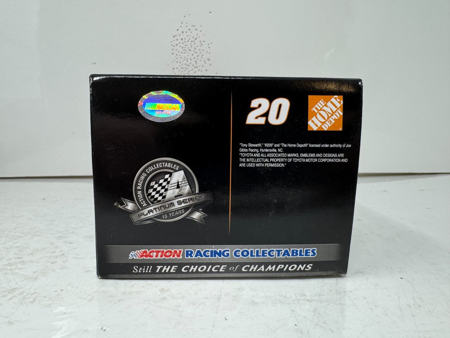 Action Nascar #20 Tony Stewart The Home Depot 2008 Camry 1:24 Diecast