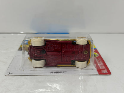 Hot Wheels Super Treasure Hunt 16 Angels Holiday Racers 1:64 Diecast
