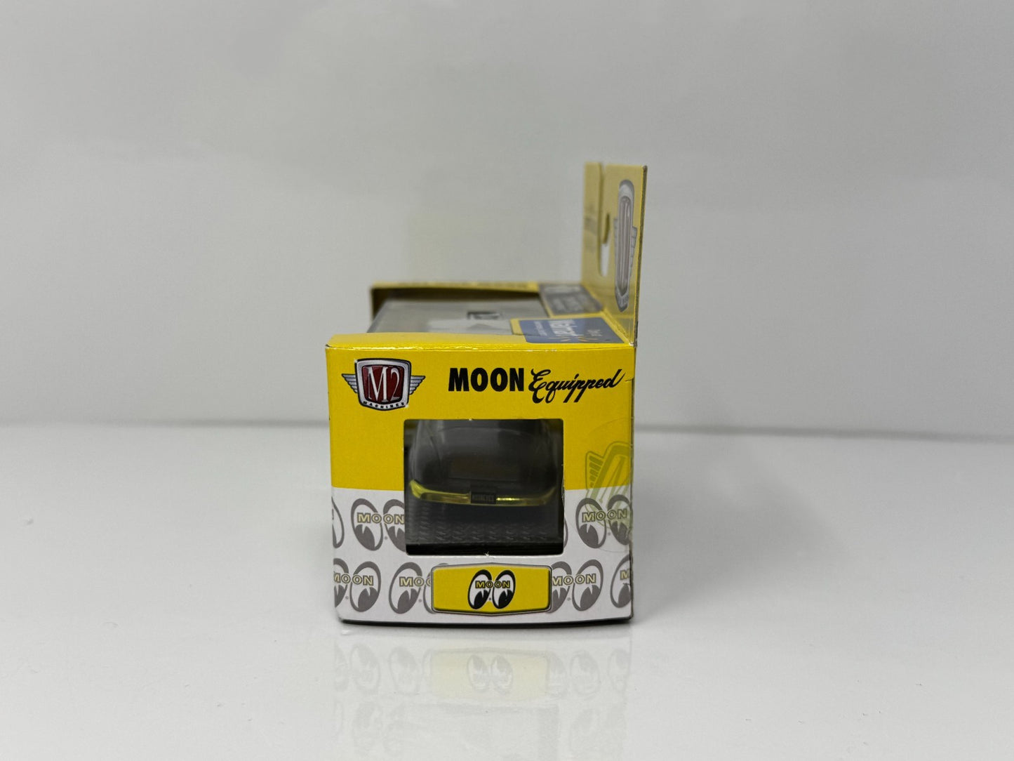 M2 Machines Moon Equipped 1949 Mercury Custom RAW CHASE 1:64 Diecast