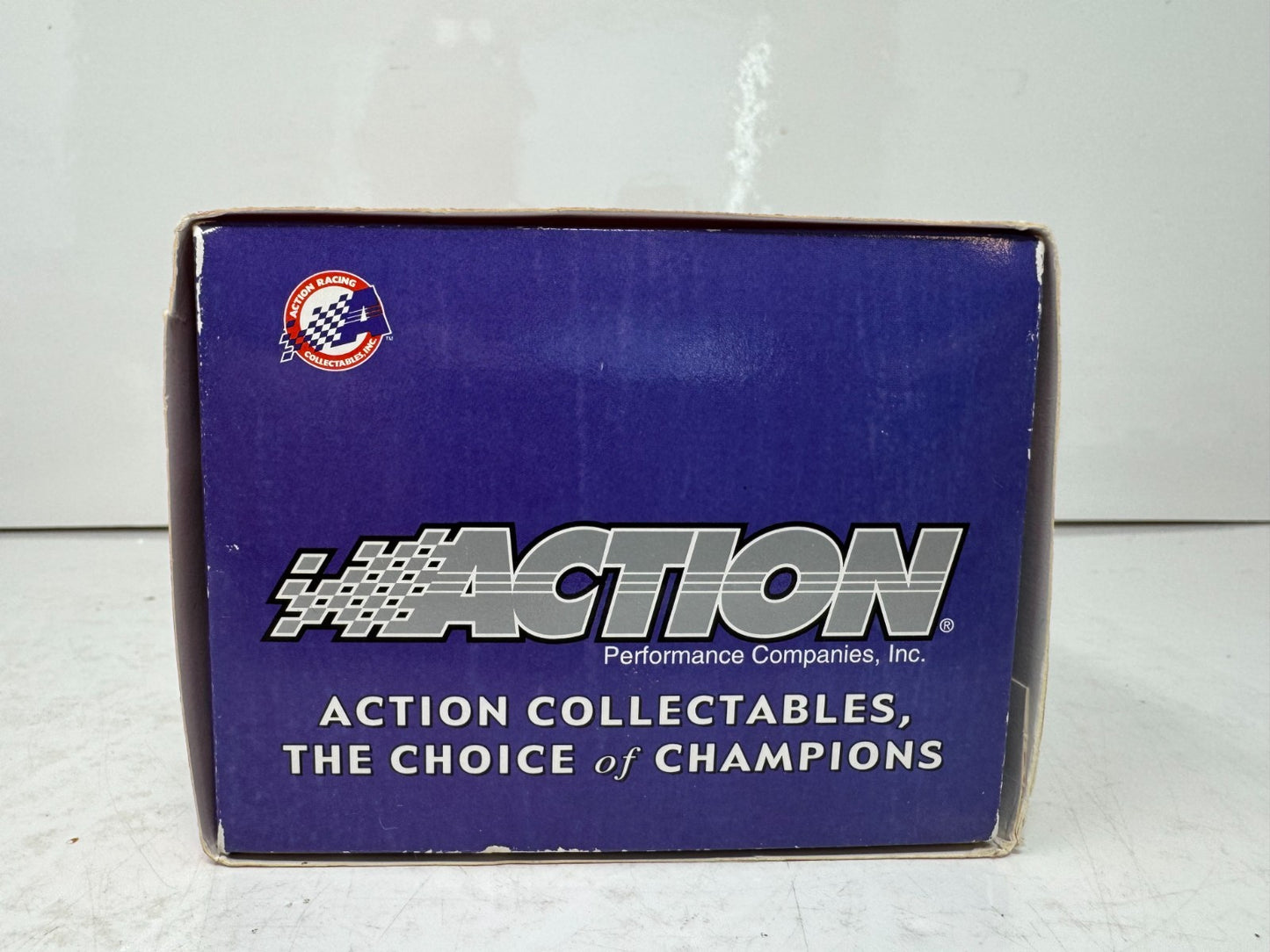 Action Nascar #19 Jeremy Mayfield Mountain Dew 2002 Dodge Intrepid 1:24 Diecast