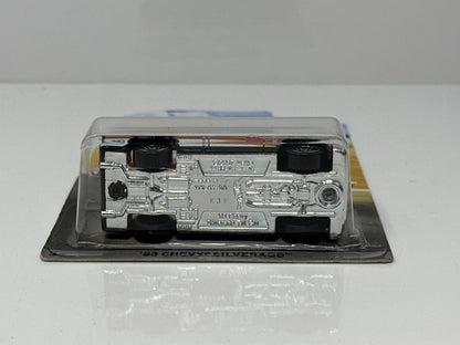 Hot Wheels Chevrolet Trucks 100 Years 1983 Chevy Silverado 1:64 Diecast