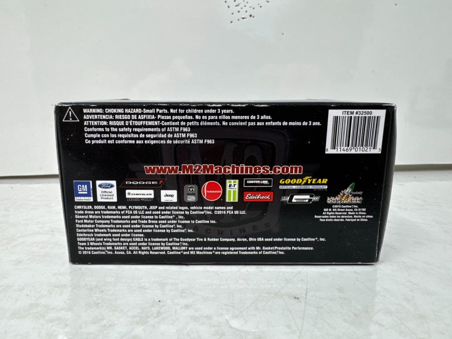 M2 Machines Auto-Thentics 1957 Chevy 150 Handyman Wagon SEMA 1:64 Diecast