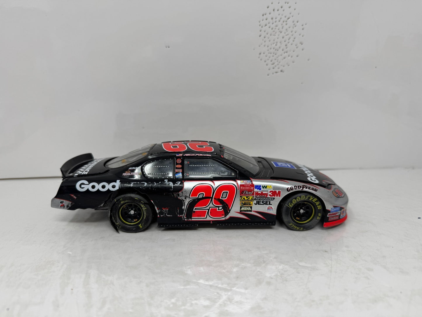 Action Nascar #29 Kevin Harvick GM Goodwrench Victory Burn-out 2003 1:24 Diecast