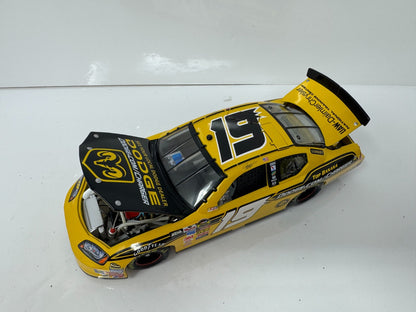Action NASCAR Jeremy Mayfield #19 Bud Shootout 2005 Dodge Charger 1:24 Diecast