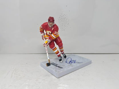 McFarlane NHL Doug Gilmour Calgary Flames Figure Auto Signed