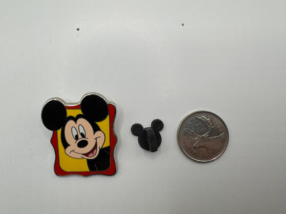 Disney Mickey Mouse Peeking Mickey & Friends Starter Trading Pin DC2S1