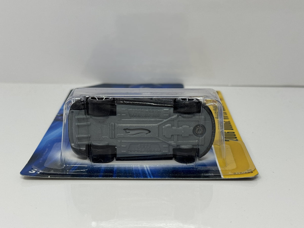 Hot Wheels 2006 Dodge Viper Coupe 1:64 Diecast