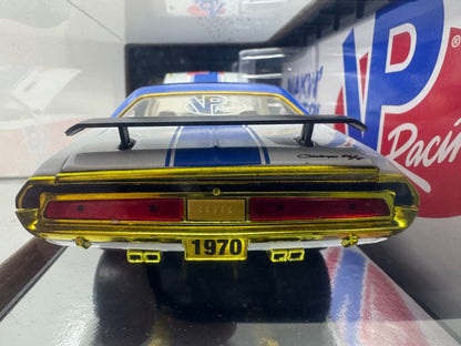 M2 Machines 1970 Dodge Challenger RT HEMI VP Racing CHASE 1:24 Diecast Gold Rims