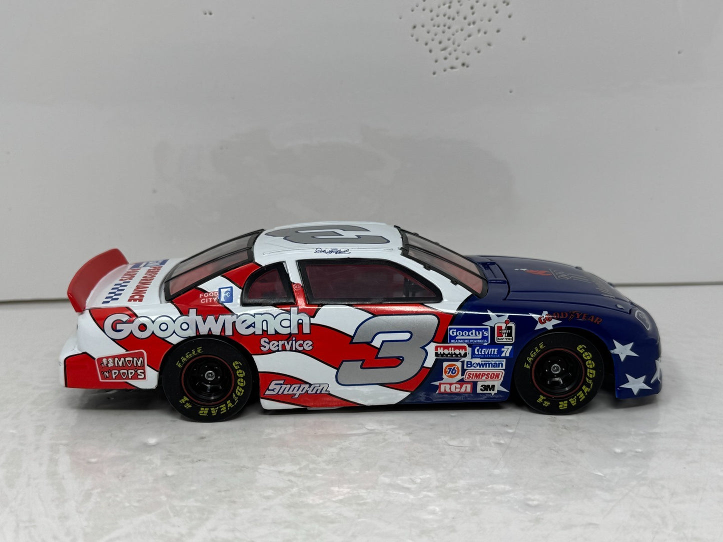 Action NASCAR #3 Dale Earnhardt 1996 Atlanta Monte Carlo 1:24 Diecast