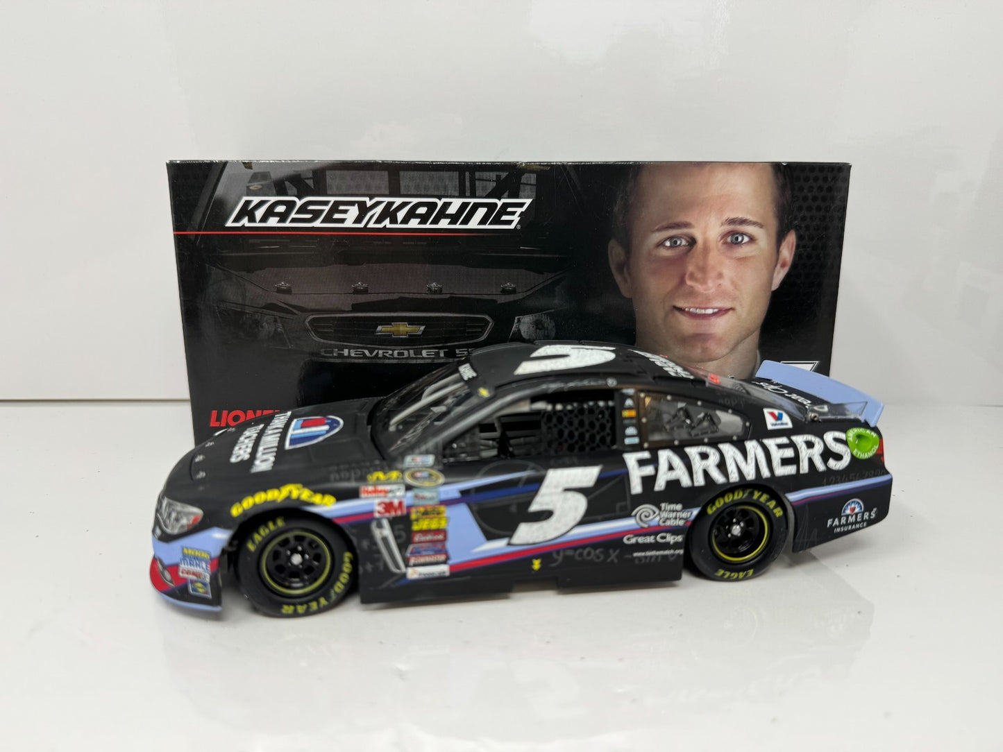 Lionel NASCAR Kasey Kahne #5 Farmers Thank A Million Teachers 2014 1:24 Diecast