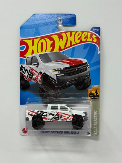 Hot Wheels Baja Blazers 2019 Chevy Silverado Trail Boss LT 1:64 Diecast