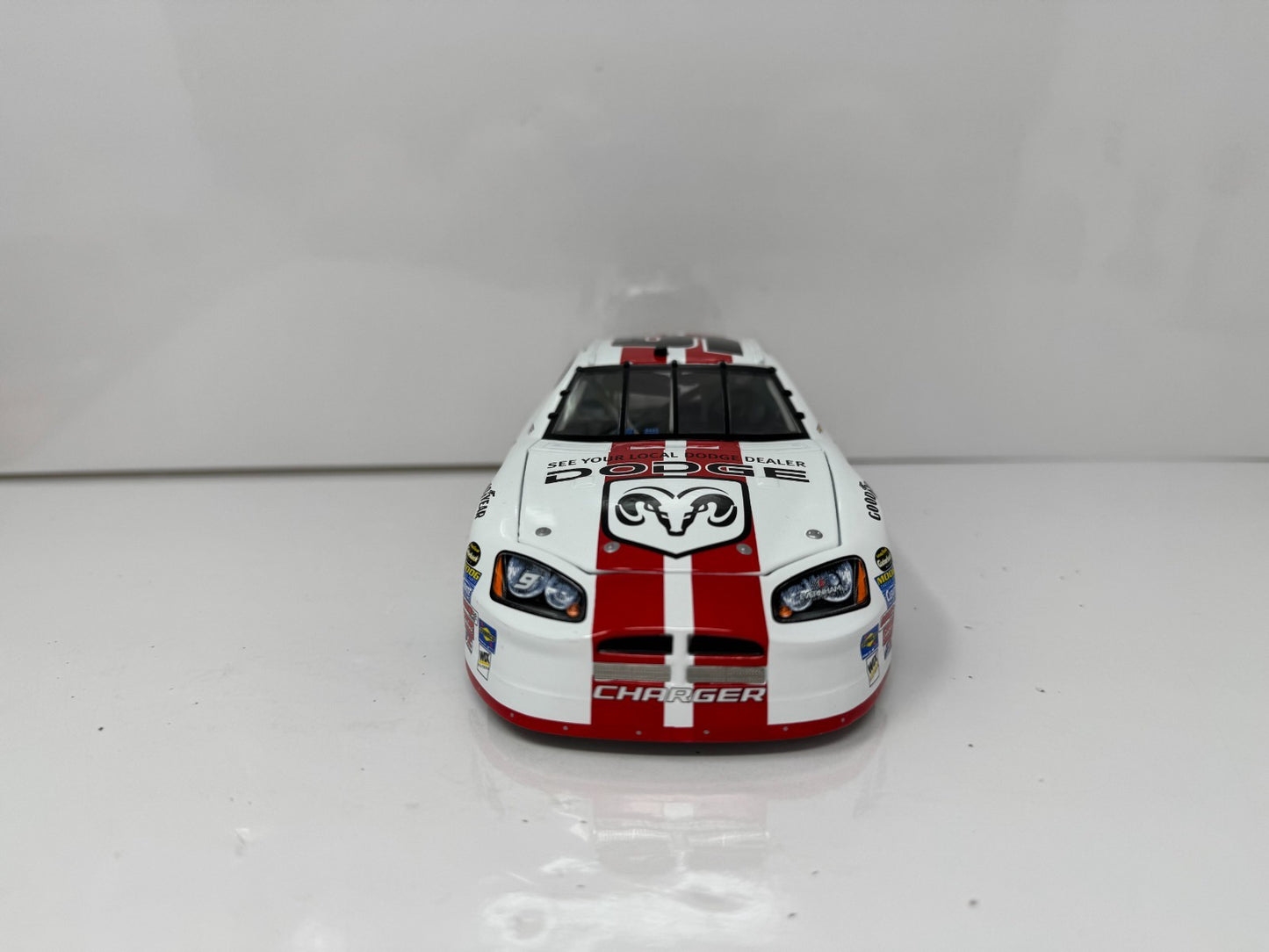 Action NASCAR Kasey Kahne #9 Reverse Pit Cap Car 2005 Dodge Charger 1:24 Diecast