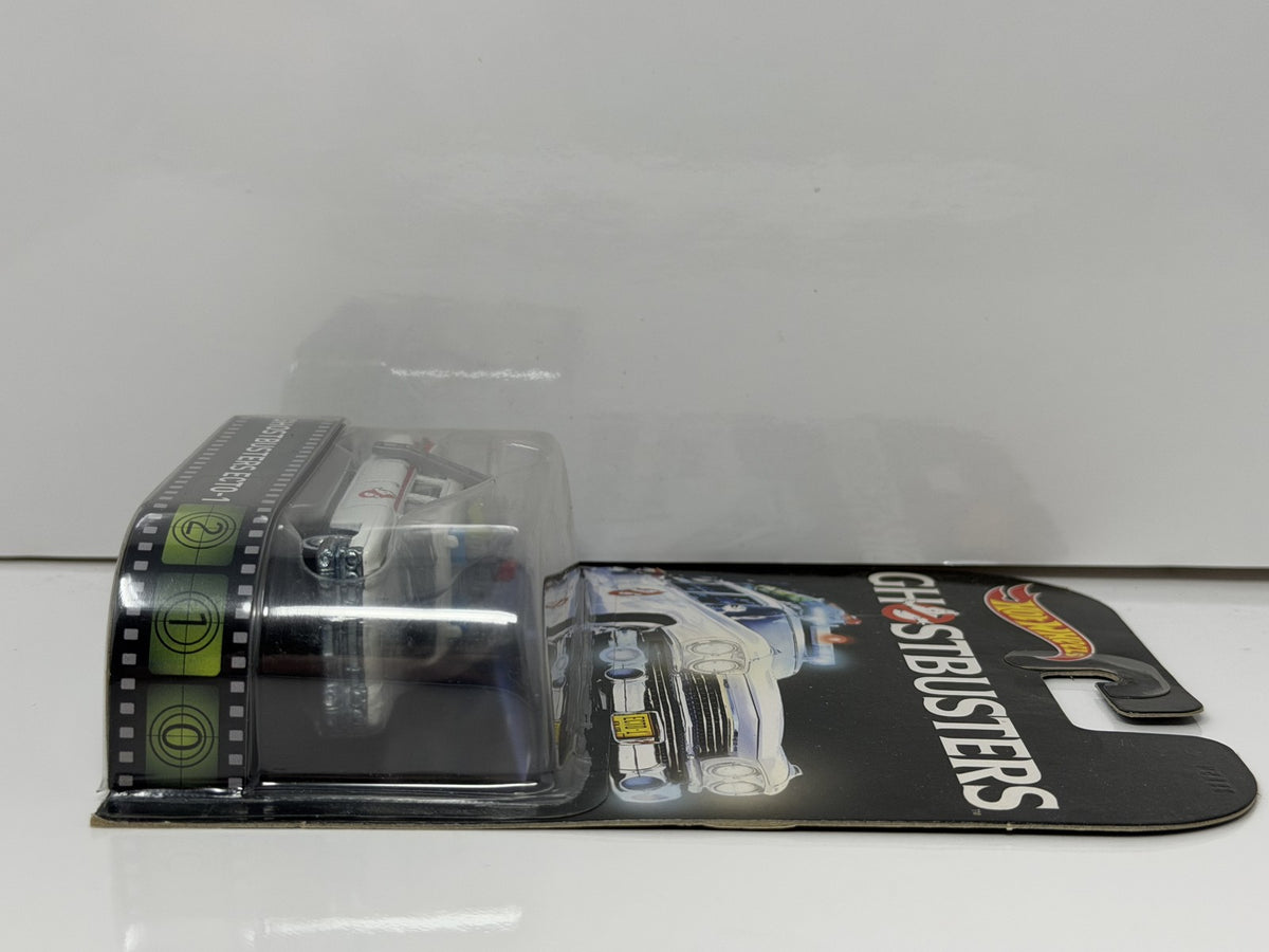 Hot Wheels Retro Entertainment Ghostbusters Ecto-1 1:64 Diecast White V3