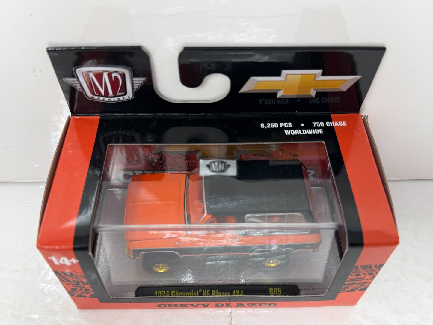 M2 Machines Chevrolet 1974 Chevrolet K5 Blazer 4x4 1:64 Diecast