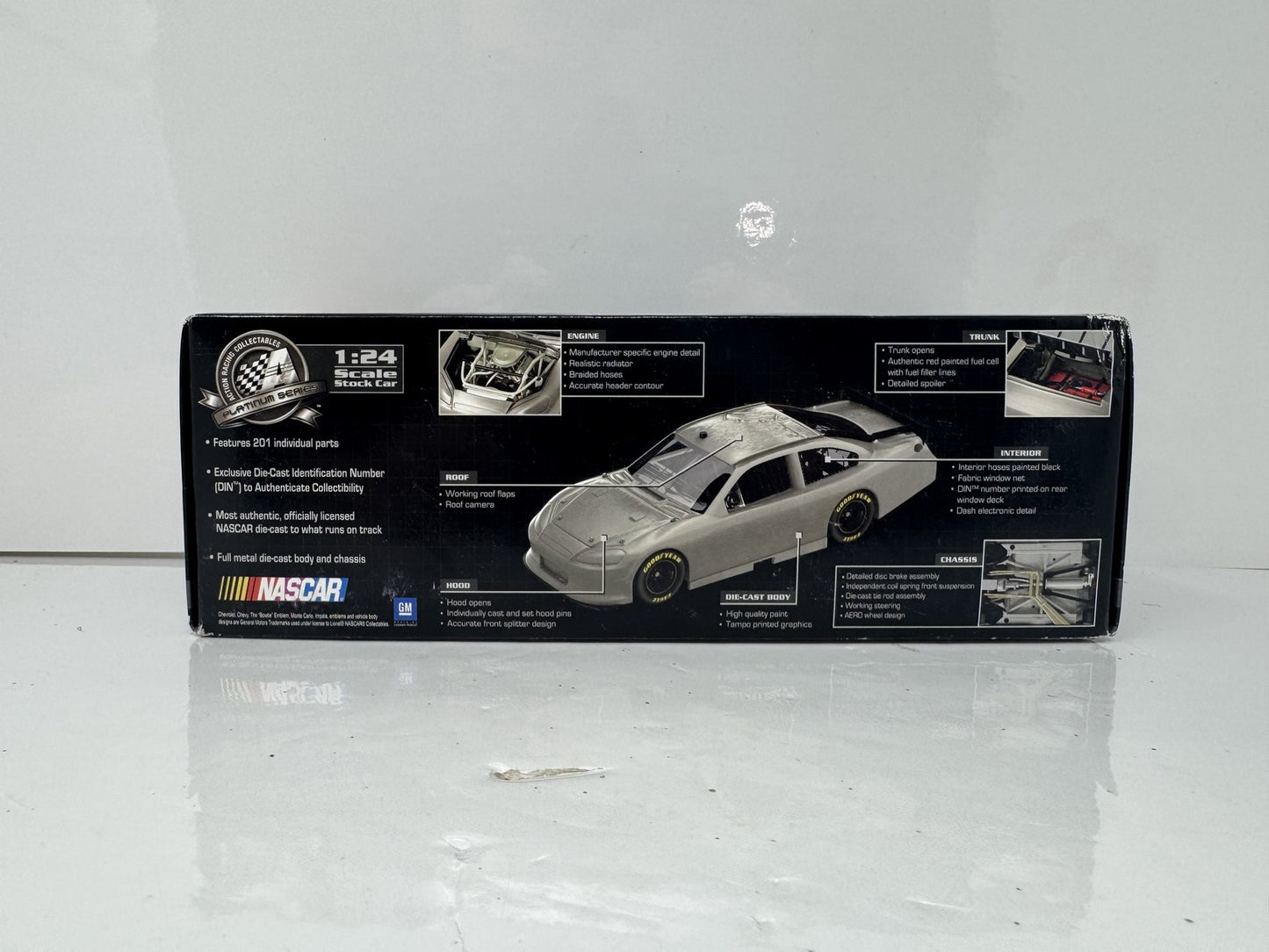 Lionel NASCAR Tony Stewart #14 Burger King 2011 Chevrolet Impala 1:24 Diecast