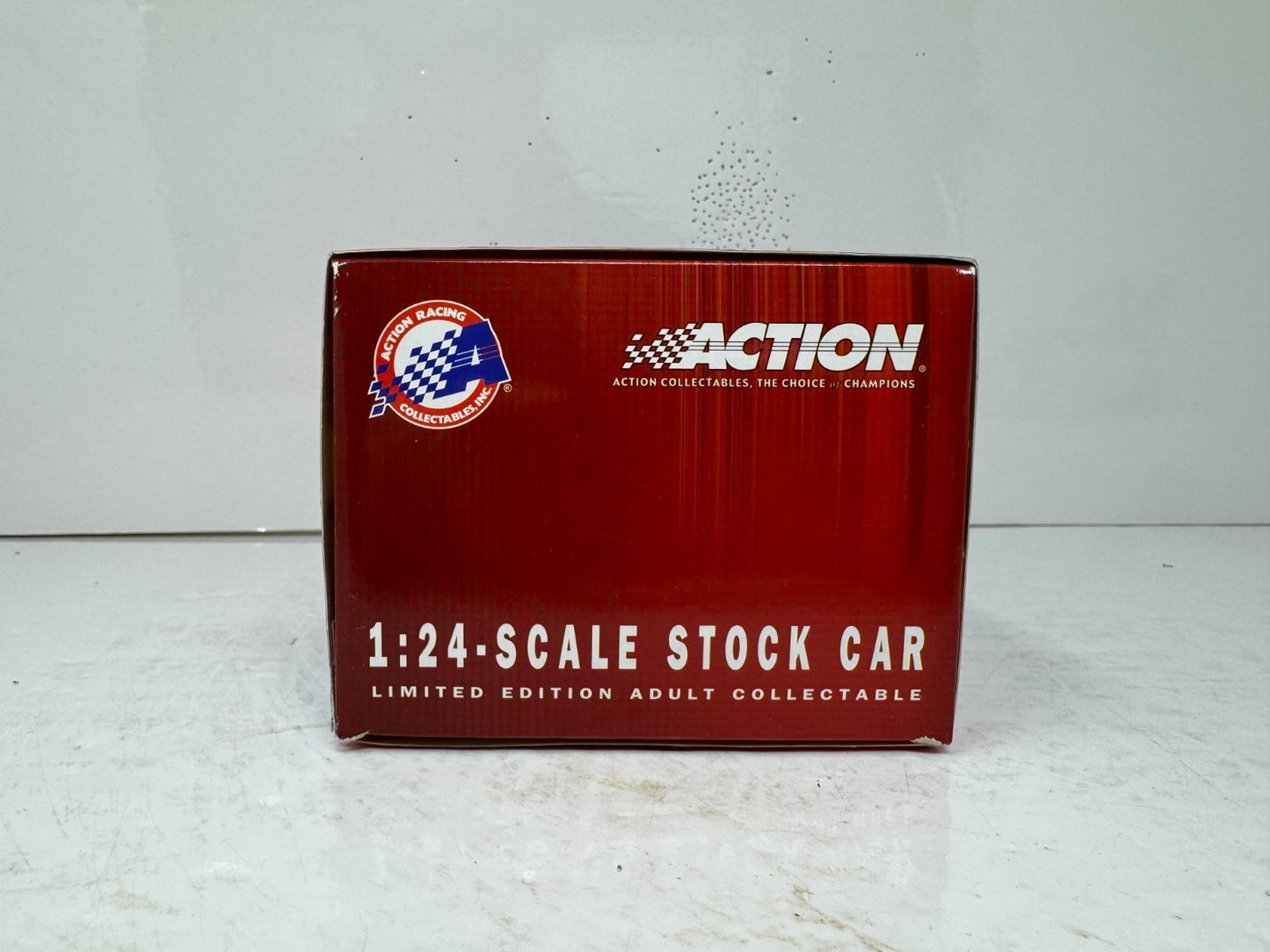 Action NASCAR #10 Scott Riggs Valvoline 2004 Monte Carlo 1:24 Diecast