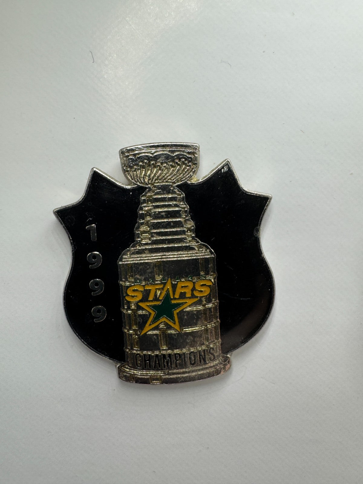 Dallas Stars 1999 Stanley Cup Champions Vintage NHL Hockey Lapel Pin