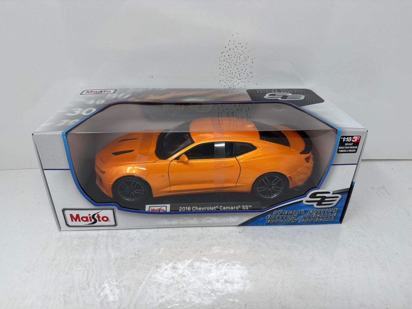 Maisto 2016 Chevrolet Camaro SS (Orange) Special Edition 1:18 Diecast