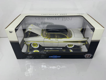 M2 Machines Chevrolet 1957 Chevrolet 210 Hardtop CHASE 1:24 Diecast